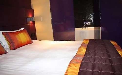 פריז Hotel De Notre-Dame